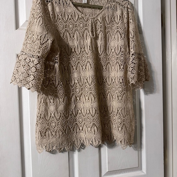Lace 3/4 sleeve blouse - Picture 2 of 3
